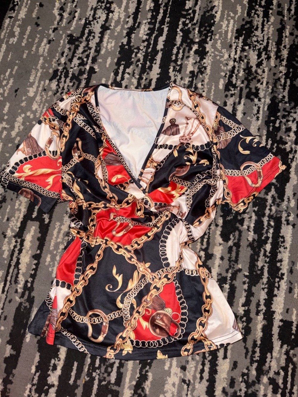 Chain Print V-Neck Blouse in Black, Red, Cream